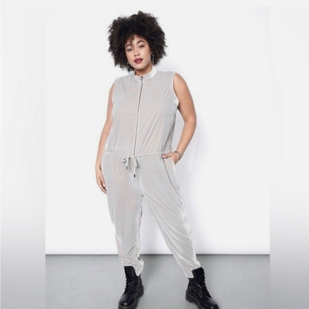 WILD FANG Empower Sleeveless Velvet Jumpsuit in Light Gray